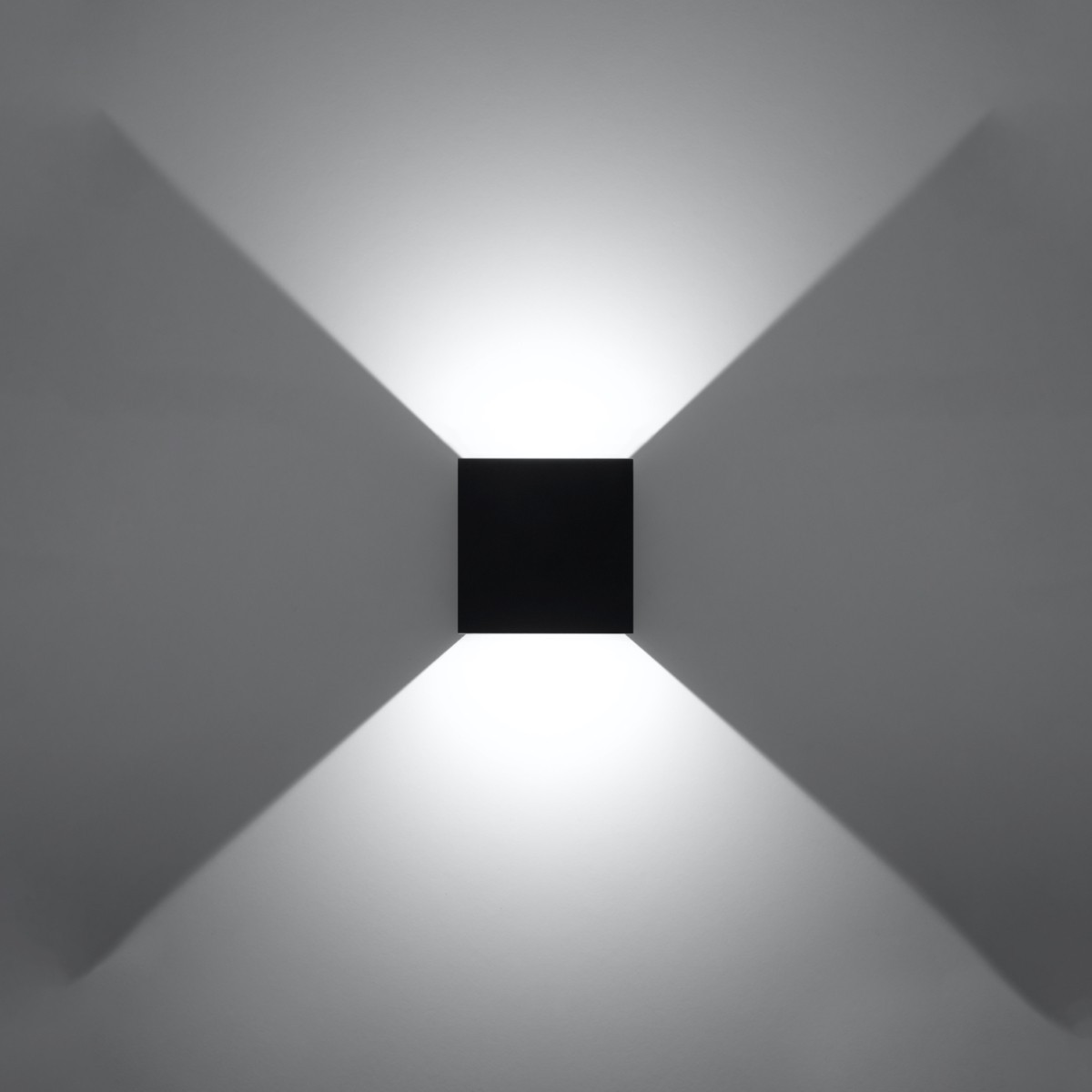 SOLLUX LIGHTING LUCA black LED IP54