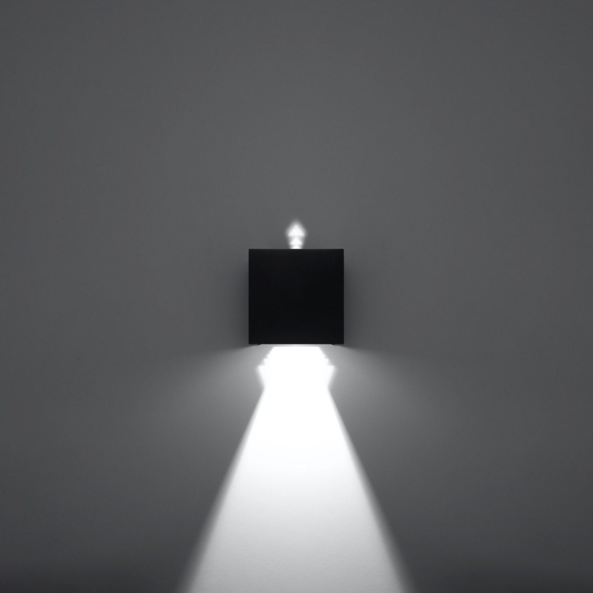 SOLLUX LIGHTING LUCA black LED IP54