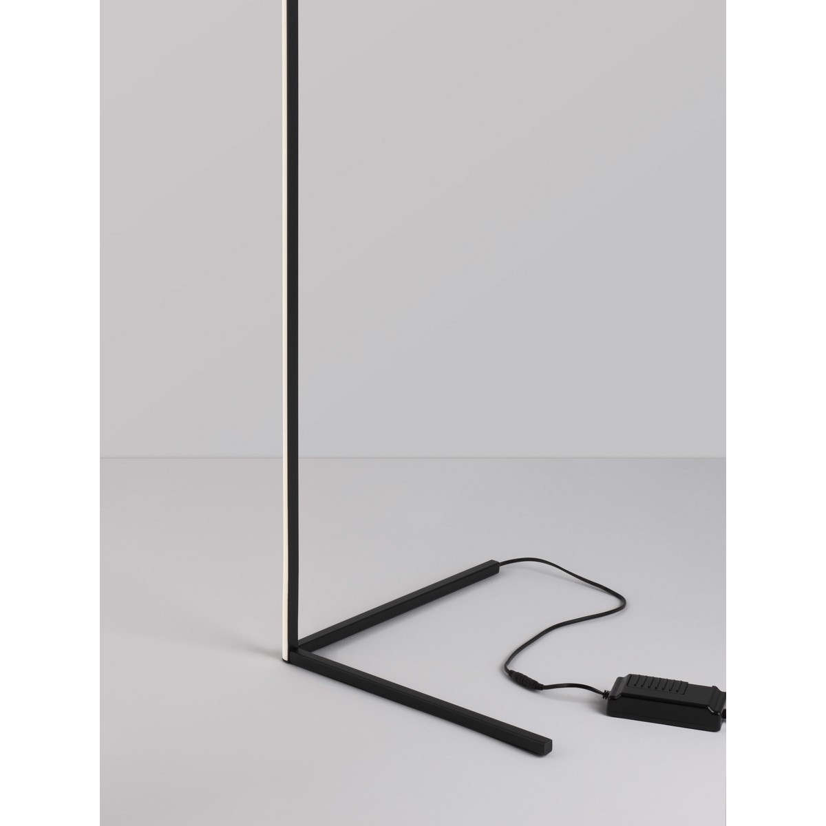 oryginalna lampa stojąca Luces Exclusivas ZAPOPAN LE42879