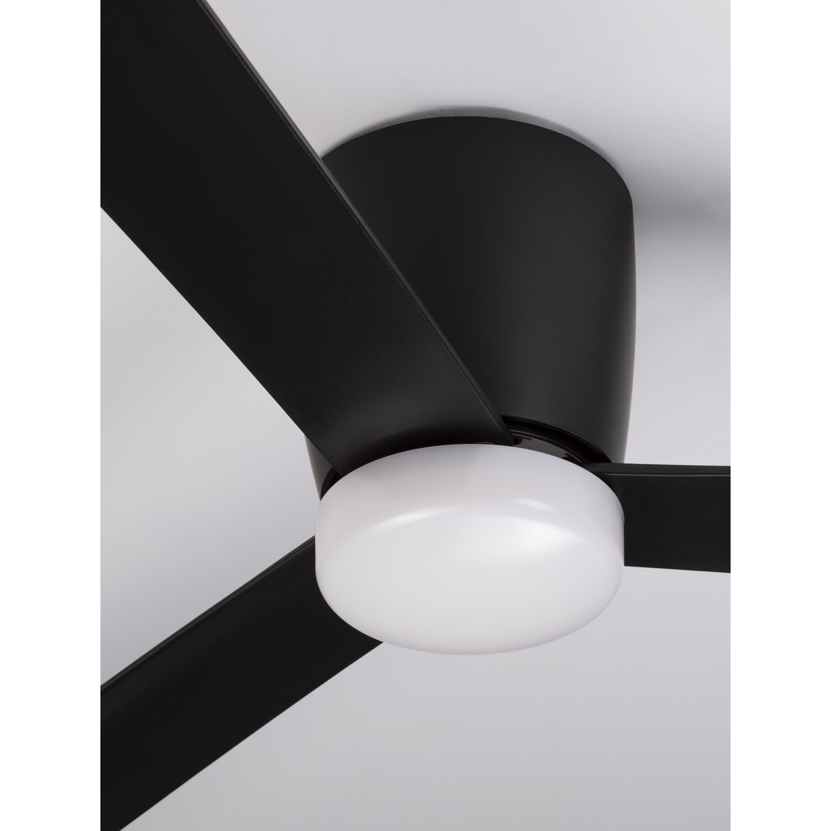 czarna nowoczesna lampa techniczna - wantylatory Luces Exclusivas TAMPICO LE42957