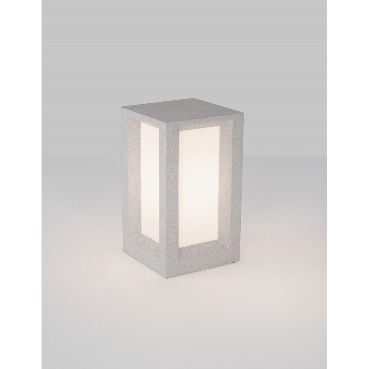 biała wyszukana lampa zewnętrzna - stojąca Luces Exclusivas APATZINGAN LE71584