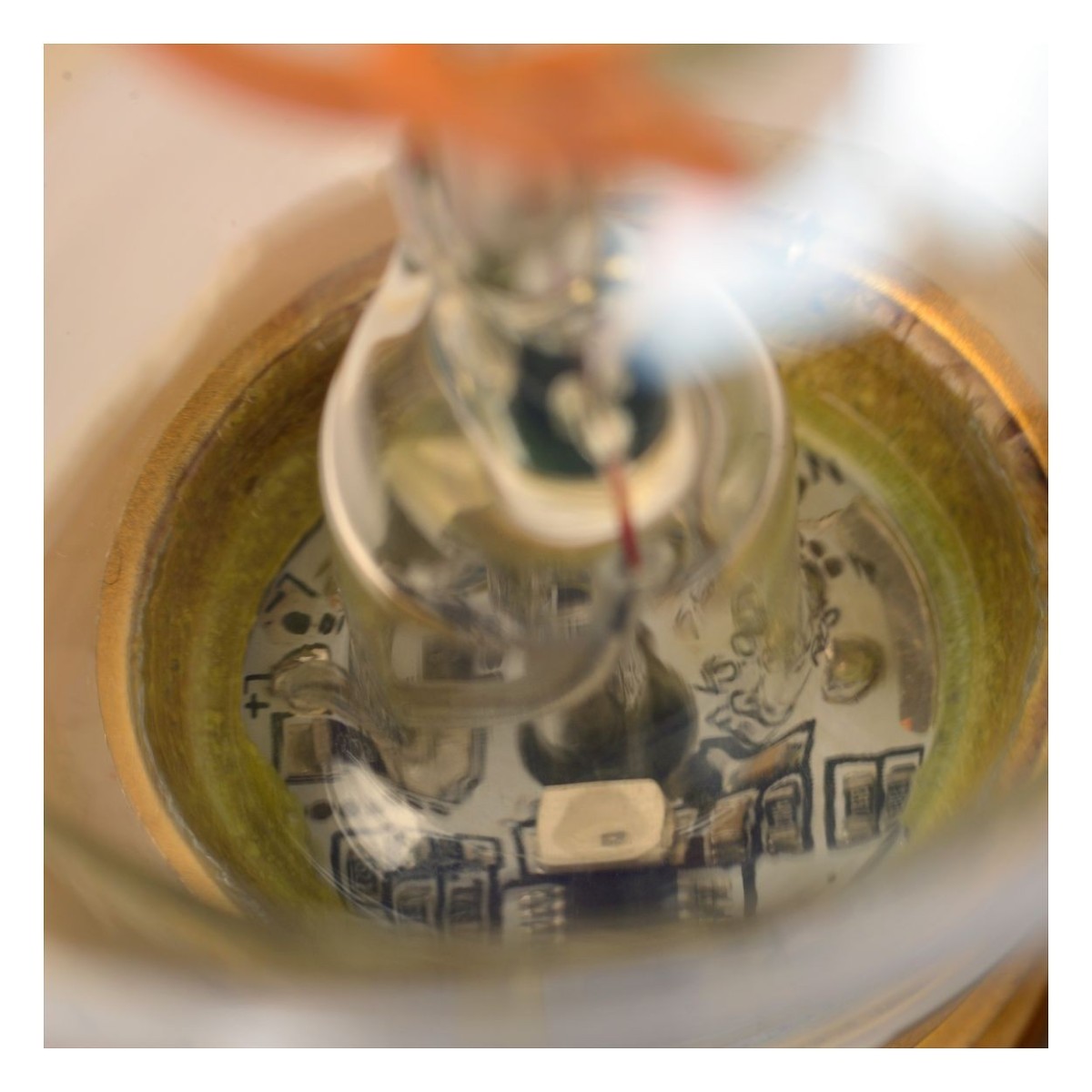 Lucide 49042/04/62 A60 CZUJNIK ZMIERZCHU - Żarówka żarnikowa - 6 cm - LED - E27 - 1x4W 2200K - Czujnik dzień-noc - Bursztynow…