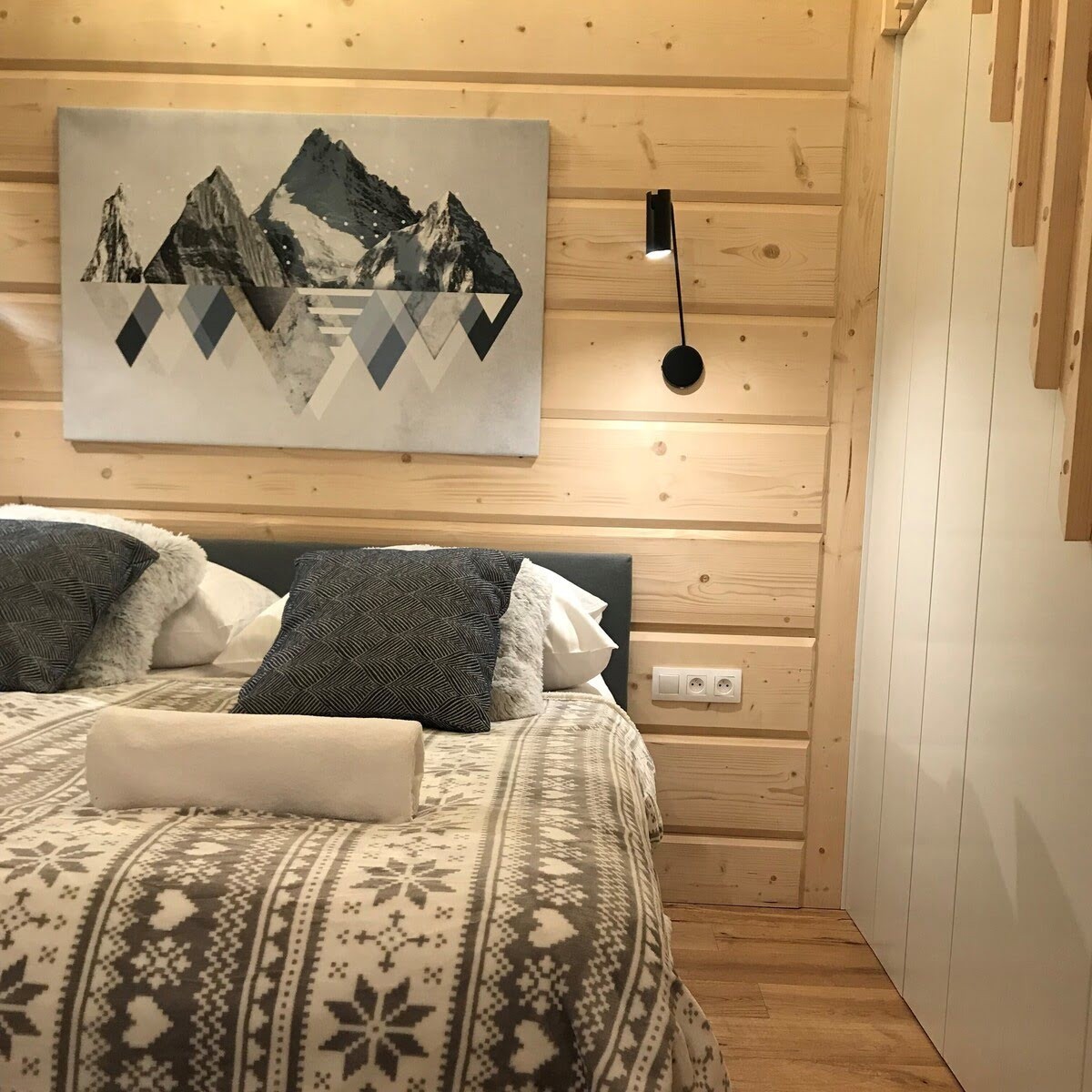 Light Prestige Futuro 1 kinkiet biały z wysięgnikiem LP-17001/1WL WH