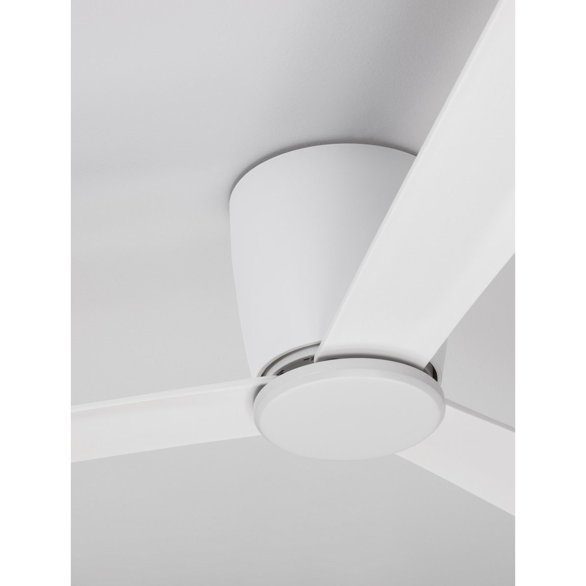 wybitny wentylator sufitowy Luces Exclusivas TAMPICO LE42956