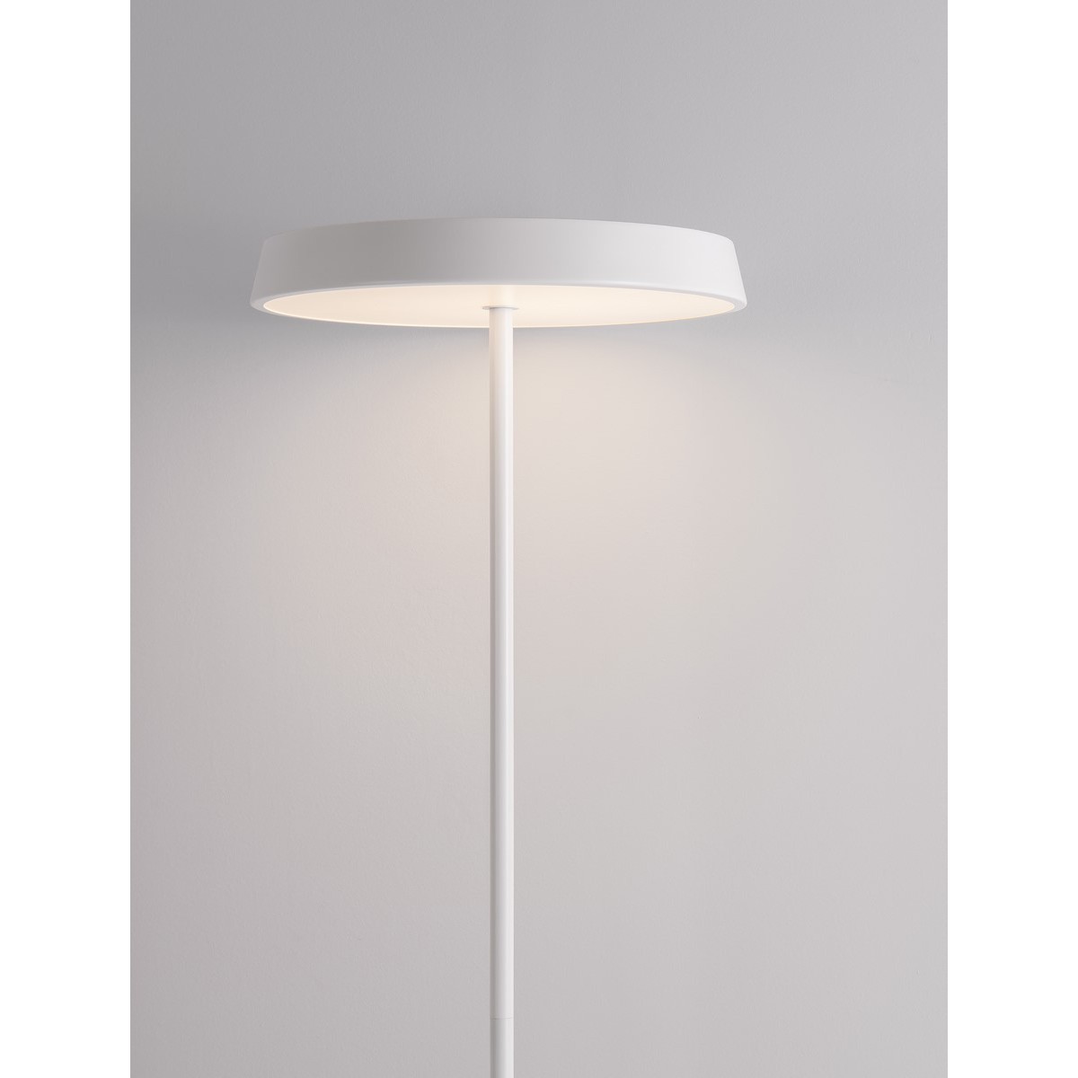 wyjątkowa lampa stojąca Luces Exclusivas CORUNA LE44433
