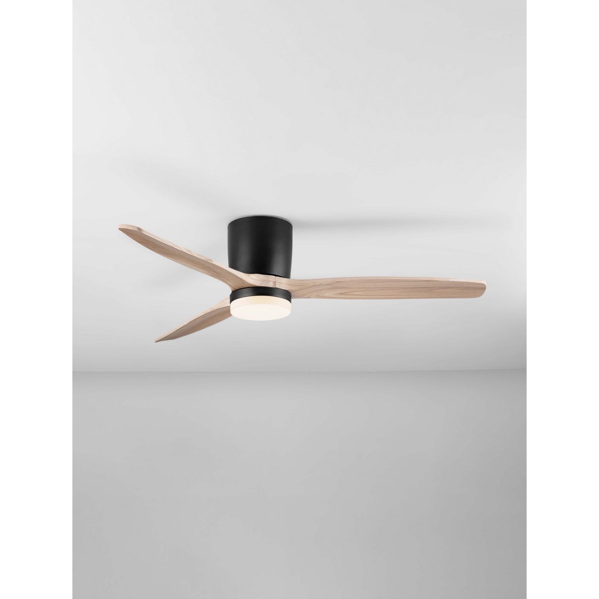 unikalny wentylator sufitowy Luces Exclusivas GUARAYOS LE44964