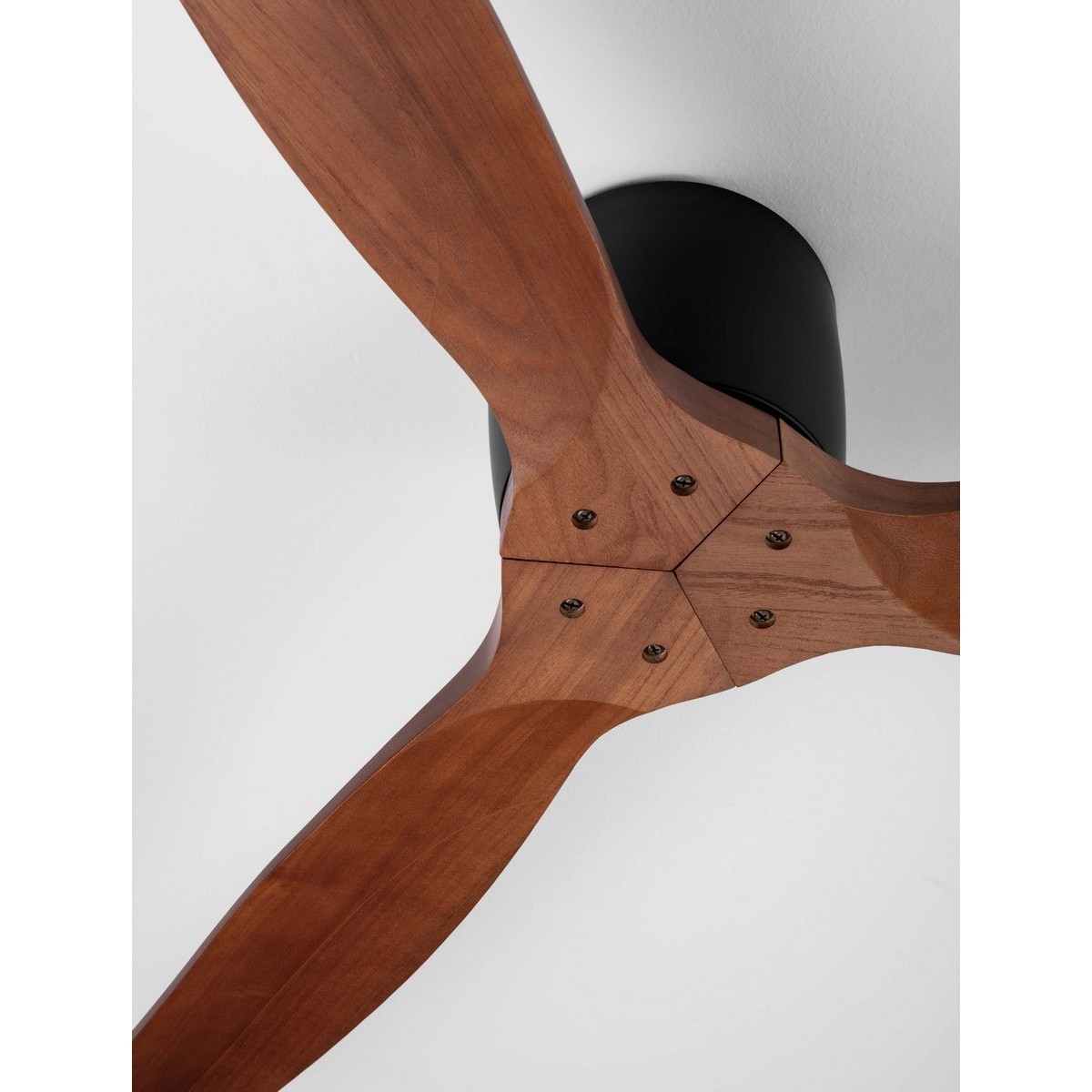 olśniewający wentylator sufitowy Luces Exclusivas JOSECITO LE44963