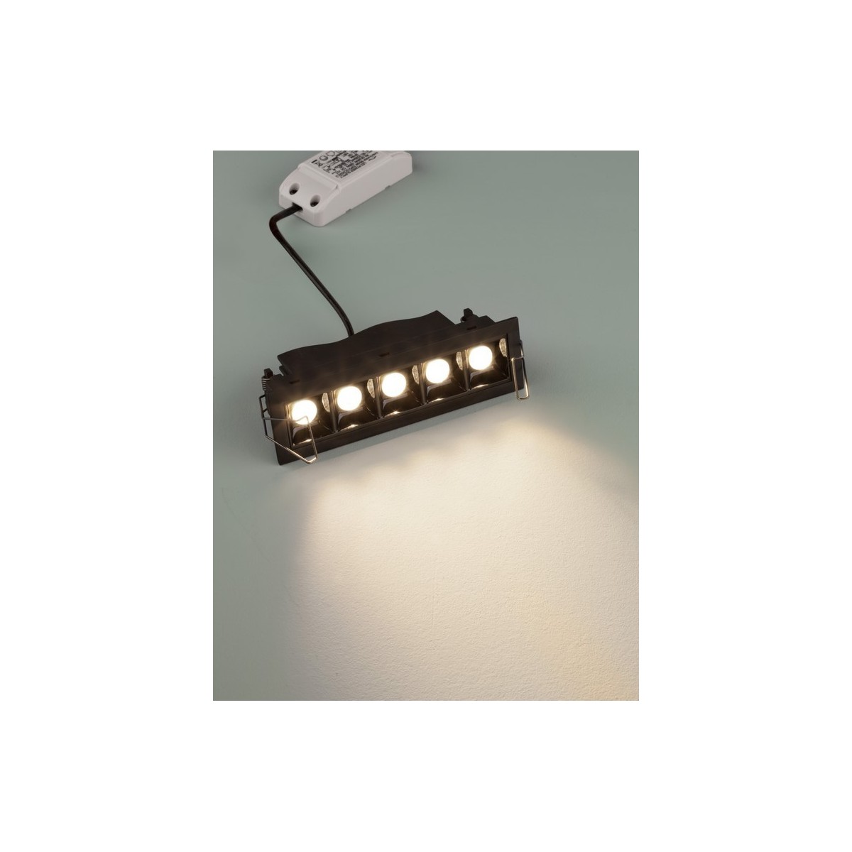 wyjątkowa lampa podtynkowa Luces Exclusivas CALINDA LE65121 do podwieszanych sufitów