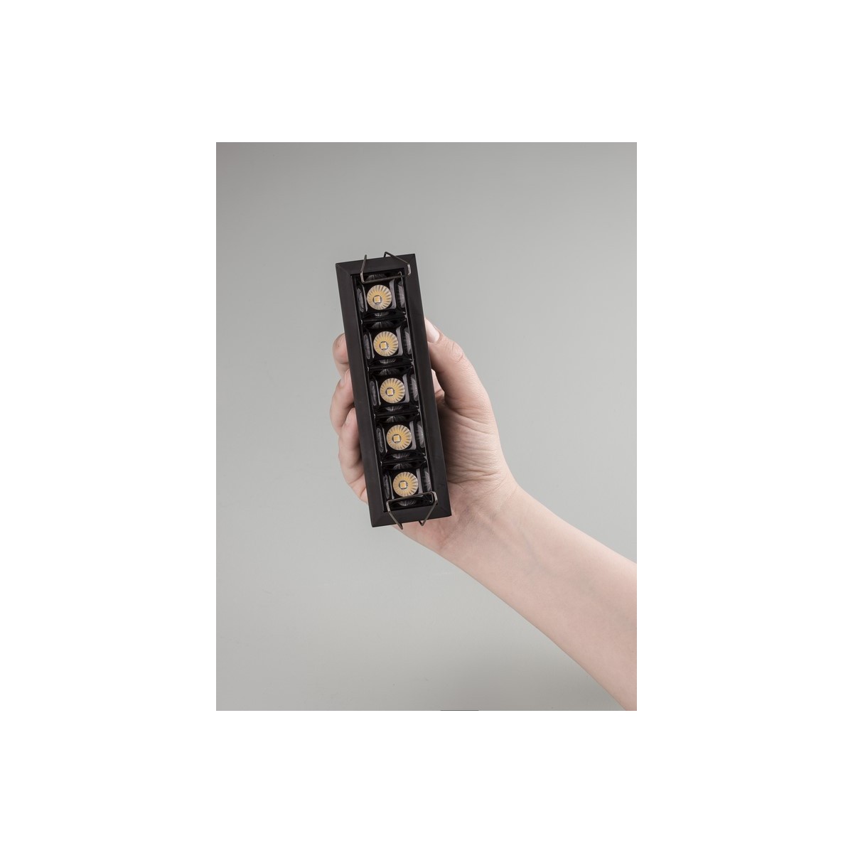 wyjątkowa lampa podtynkowa Luces Exclusivas CALINDA LE65121 do podwieszanych sufitów