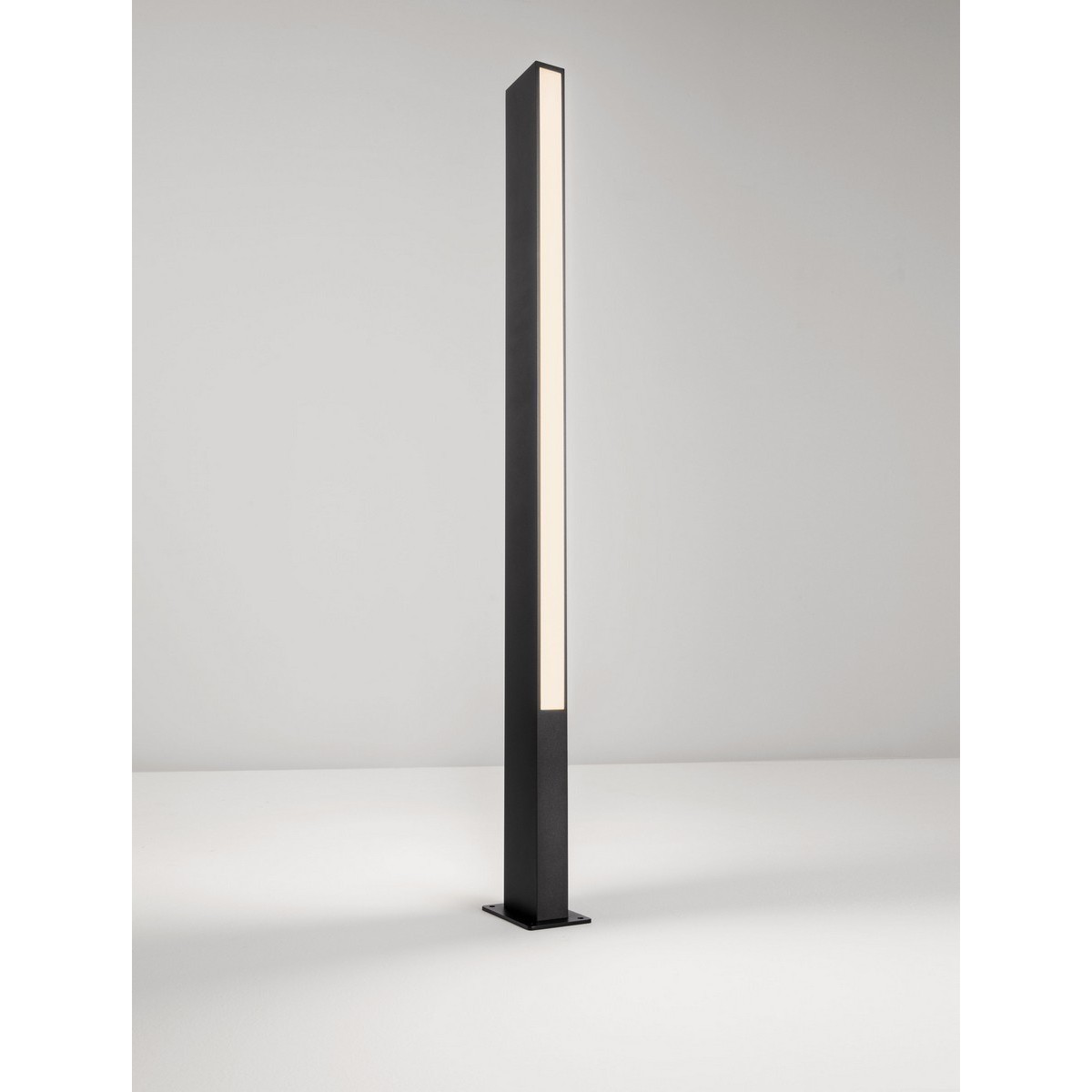 elegancka lampa ogrodowa - stojąca Luces Exclusivas CARMIZO LE75108