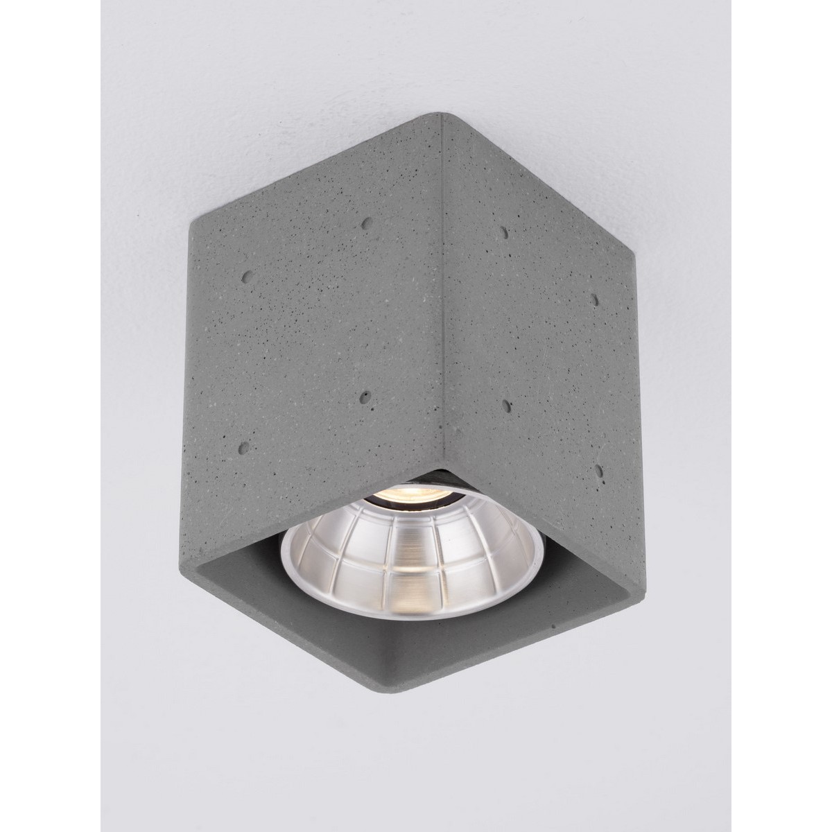 wyszukana zewnętrzna lampa sufitowa Luces Exclusivas TRAVONO LE75180