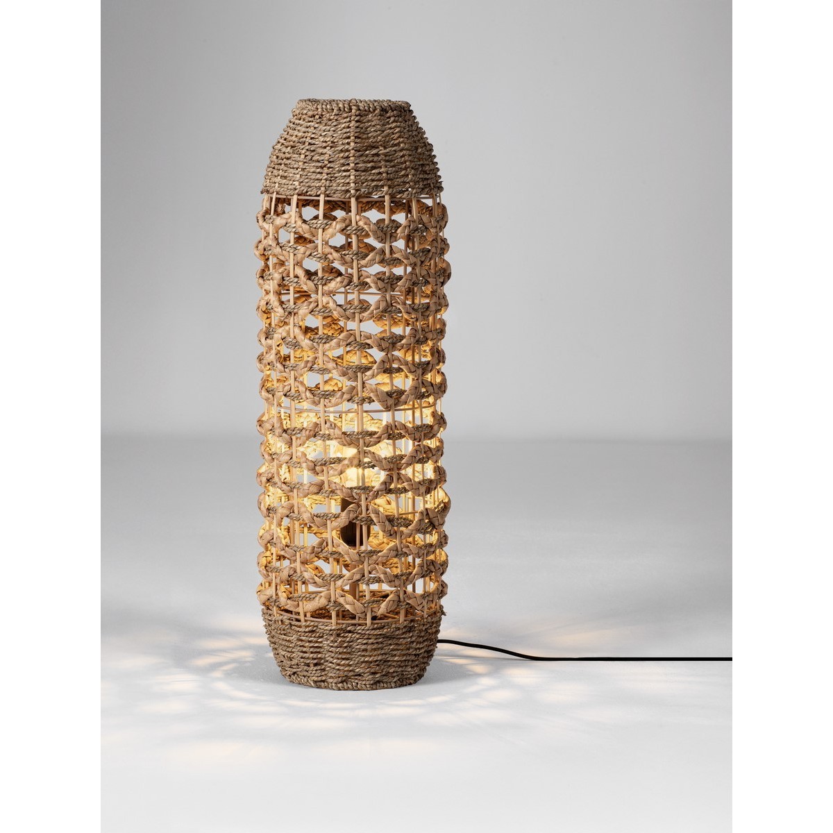 nieprzeciętna lampa stojąca Luces Exclusivas SIVORLA LE45380