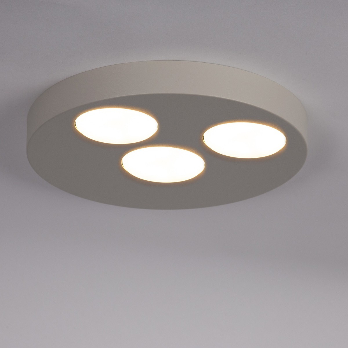 niebanalna oprawa Sigma BROS plafon-spot 40838 kolor szary beż 3x GX 53 12W Led
