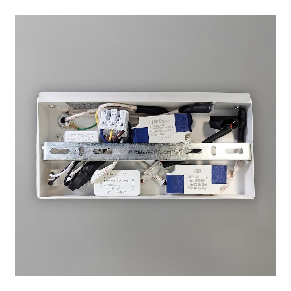 Lampa nocna z półką Shelf Led 4W+5W+2W prawa Biały